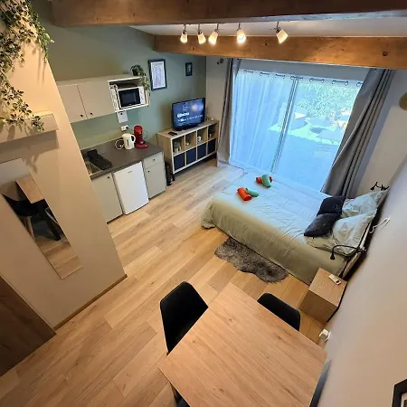 아파트 Avec Jardin Prive Et Parking Gratuit *