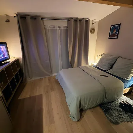 Avec Jardin Prive Et Parking Gratuit 아파트